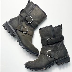 Sorel Shearling Lined Leather Buckle Snow Boots 8